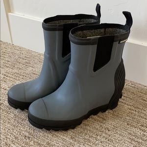 Sorel wedged rain boots